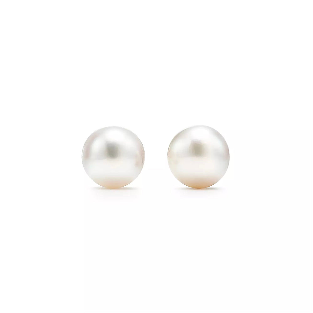 Tiffany & Co. Tiffany Signature® Pearls Earrings of Akoya cultured pearls in 18ct white gold