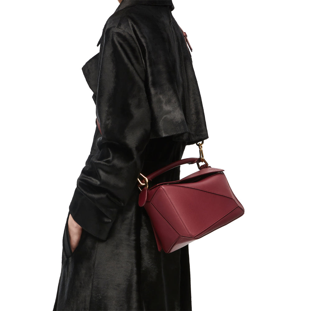 Loewe Small Puzzle bag in classic calfskin (Wild Berry)