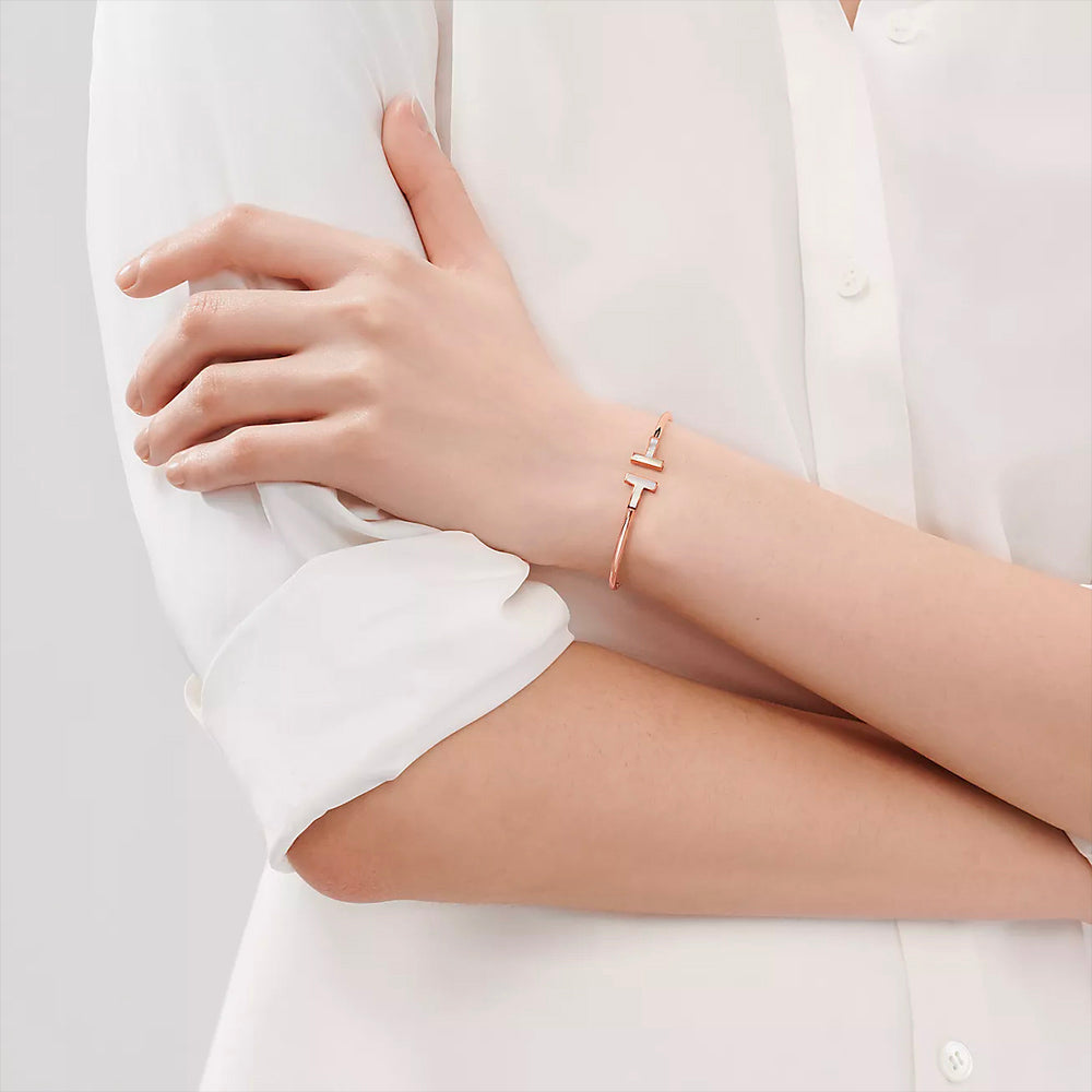 Tiffany & Co. Tiffany T Wire Bracelet in Rose Gold with Mother-of-pearl