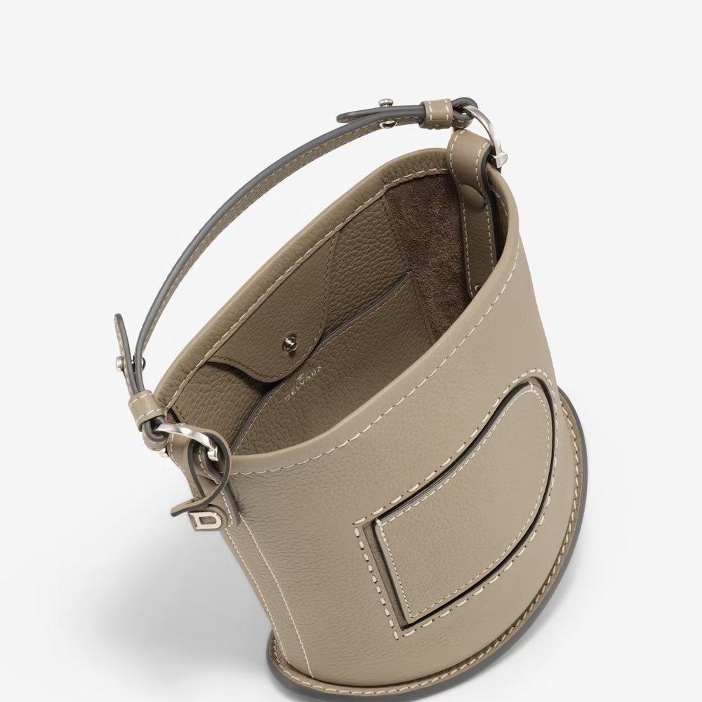 Delvaux Pin Mini Bucket Surpiqué in Taurillon Soft (Tourterelle I - Ivory)